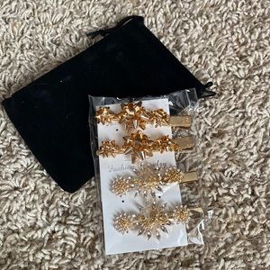 ❄️🎀 Holiday 🎀❄️ Fashion Jewelry Hair Clips 2 Pair Gold